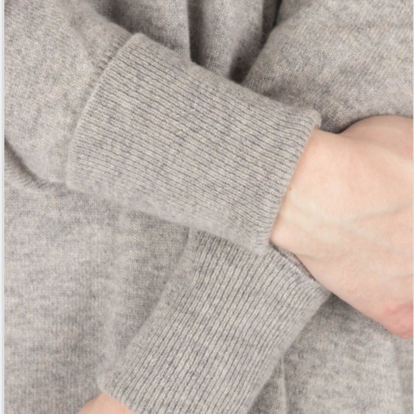 Capra Studio Super Oversized Black Cashmere Sweater NWT - Picture 13 of 13